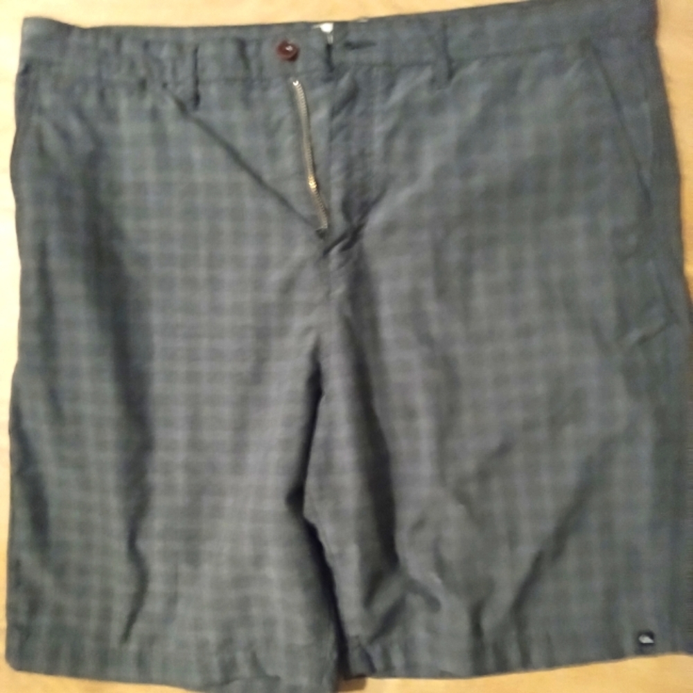 Quicksilver Mens Shorts -- size 38 regular.